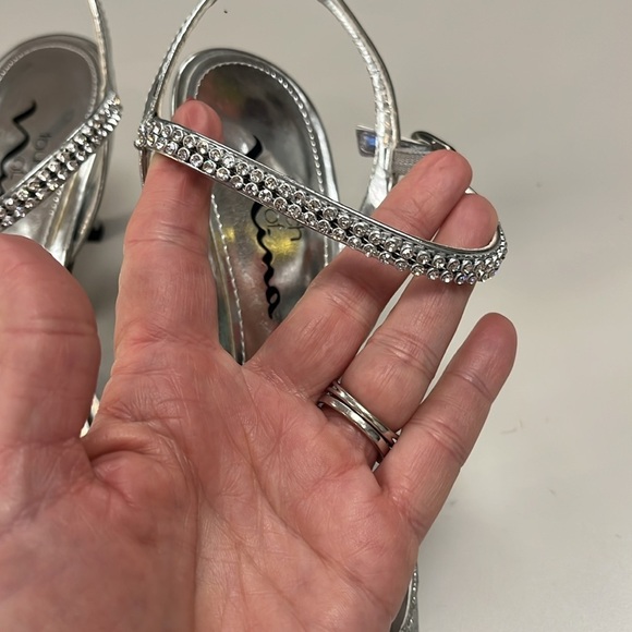 Nina sparkle silver kitten heeled strap formal shoes size 8 with box - Picture 4 of 7